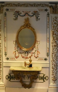 I love this room picture by James Neagbour, the PR2 pilaster work very well in the french style